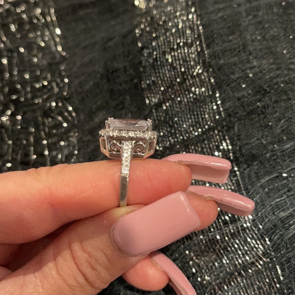 Large Sterling silver Cubic Zerconia ring. - Picture 6 of 8